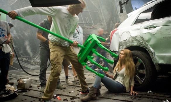 Michael-Bay-and-Nicola-Peltz-on-set-of-Transformers:-Age-of-Extinction